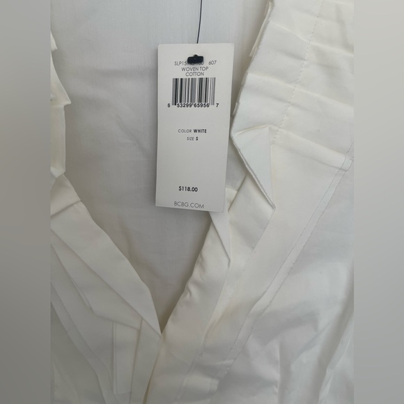 BNWT BCBG Woven Top - Picture 2 of 3